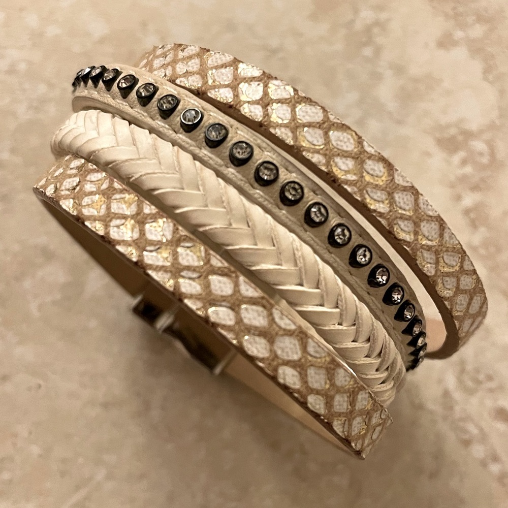 Unique Leather bracelet with magnetic clasp in silver finish